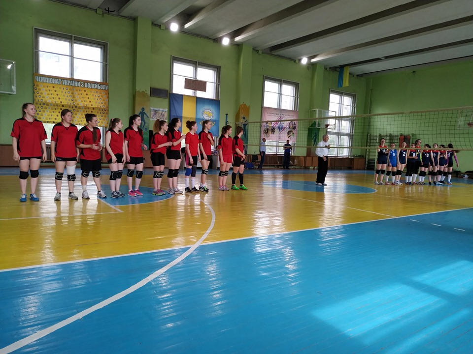 Збірна команда дівчат з волейболу